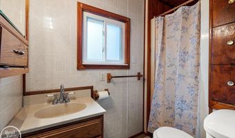 918 Columbia, Algonac, MI 48001