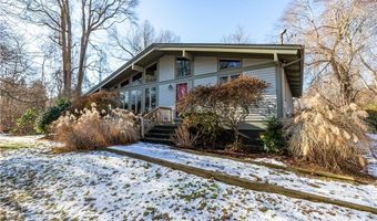 35 Sunset Ave, North Kingstown, RI 02874
