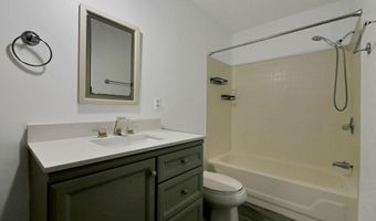 175 Kraft Dr, Ashville, OH 43103