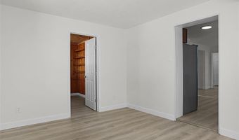 7025 Greenholly Dr, Affton, MO 63123