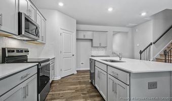 1049 Misty Creek Dr, Aberdeen, NC 28315