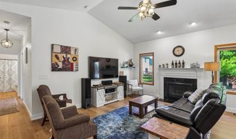 910 NE 45th St, Ankeny, IA 50021