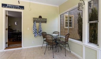 43 Academy Ave, Bristol, RI 02809