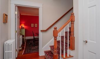 198 Gibbs Ave, Newport, RI 02840