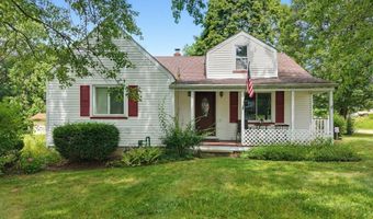 2755 Springfield Lake Dr, Akron, OH 44312