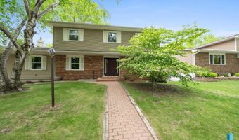 538 17th Ave S, Brookings, SD 57006