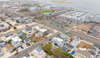 221 11th St, Beach Haven, NJ 08008