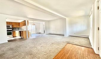 432 Edgewater Dr, Algonac, MI 48001