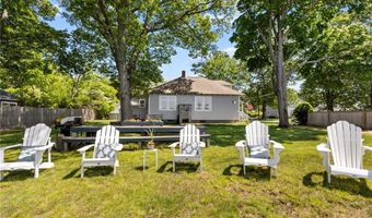 39 Sunset Dr, Barrington, RI 02806