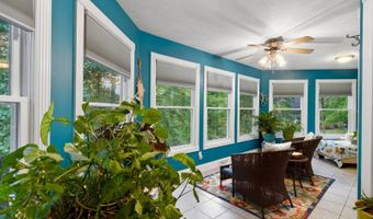 45 Edgewater Dr, Albany, KY 42602