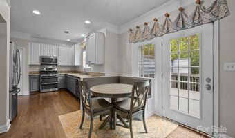 1904 Dearmon Dr, Charlotte, NC 28205