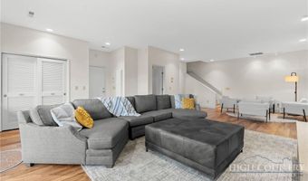 248 Hillcrest Ln, Banner Elk, NC 28604