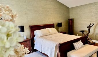 20 Great Hill Dr 20, Bethel, CT 06801