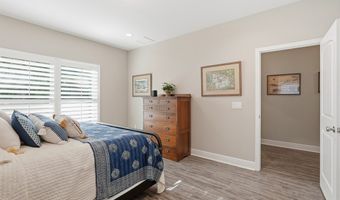 72 13th St, Apalachicola, FL 32320