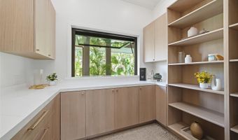 926 Aalapapa Dr, Kailua, HI 96734