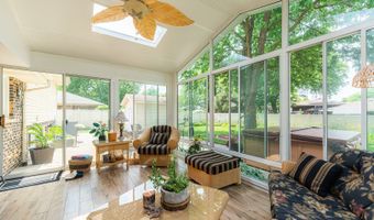 554 N Green Ridge St, Addison, IL 60101