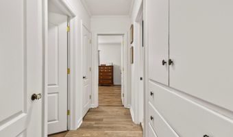 916 Midway Dr, Auburn, IN 46706