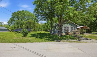 335 E Cofield St, Aurora, MO 65605