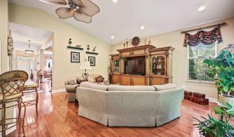 28 Pond View Cir, Barnegat, NJ 08005