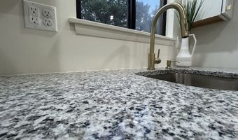 38 Sutton Pl 38, Bloomfield, CT 06002