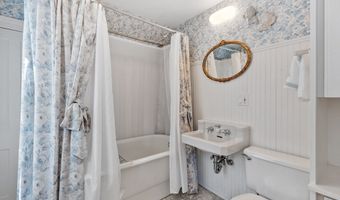 202 Paine St, Bellingham, MA 02019