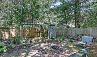 10 Narrow Ln, Charlestown, RI 02813