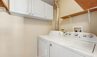 1 Clara Ct, Algonquin, IL 60102