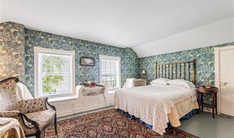215 N Main St, Alma, WI 54610