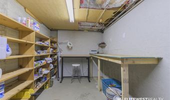 30 N Division St, Cowley, WY 82420