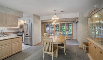 4 E Curran Dr, Absecon, NJ 08201
