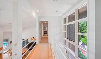 275 Boston Neck Rd, Narragansett, RI 02882