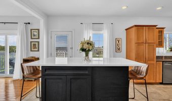 40 Hillview Dr, Bangor, ME 04401