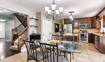 343 Oakleigh Woods Dr, Ballwin, MO 63011