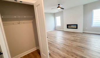 141 S Shay Rd, Andover, KS 67002