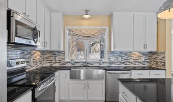 1021 Fremont St, Anoka, MN 55303