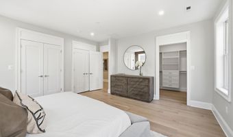 5047 MACARTHUR Blvd NW, Washington, DC 20016