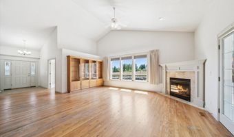 20707 YUKON St, Aurora, OR 97002