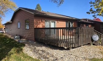 2702 Railroad Cir, Aberdeen, SD 57401