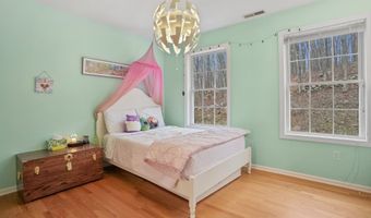 188 Falls Rd, Bethany, CT 06524