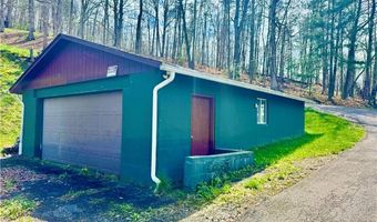 1 Mindia Ln, Alum Creek, WV 25003