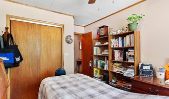916 Hillcrest Dr, Adrian, MI 49221