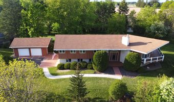 826 EASTVIEW Dr, Antigo, WI 54409