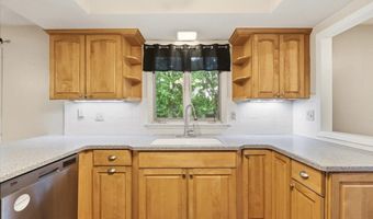 1062 Shady Ln, Ashland, OH 44805