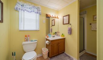 7566 Section Line Rd, Albertville, AL 35950
