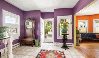 48 Wollaston St, Cranston, RI 02910