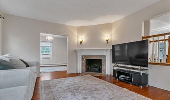 86 Westwood Ave, Cranston, RI 02905