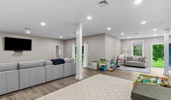 52 Pine Swamp Rd, Cumberland, RI 02864