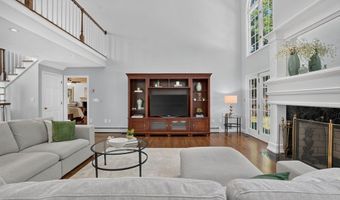 3 Newman Hill Dr, Andover, MA 01810