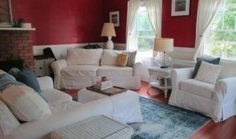 79 Green Ln, Jamestown, RI 02835
