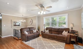 1 Parkwood Terrace Dr, Danbury, CT 06811